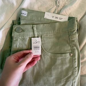 New loft green detailing pants!